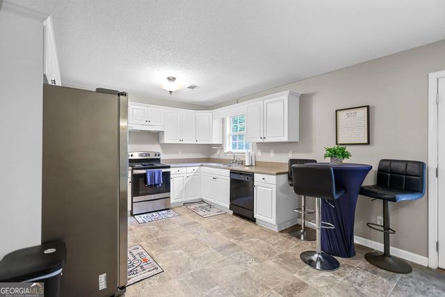 115 S Robin Lane, Newnan, GA 30263