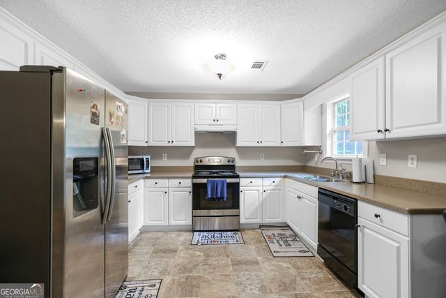 115 S Robin Lane, Newnan, GA 30263