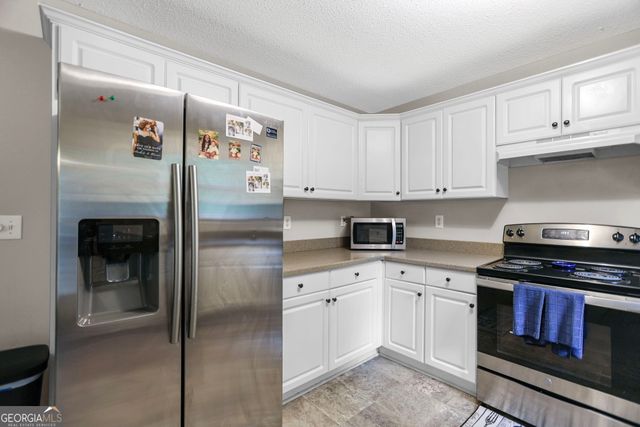 115 S Robin Lane, Newnan, GA 30263