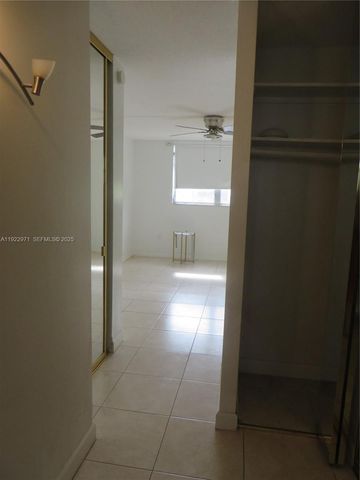 3750 NE 169th St 102, North Miami Beach, FL 33160