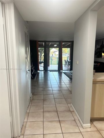 2121 SW 122nd Ct, Miami, FL 33175