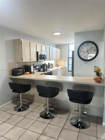 2121 SW 122nd Ct, Miami, FL 33175