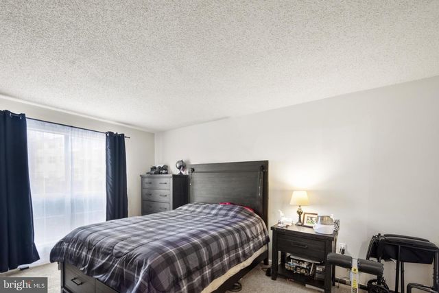 65 MULBERRY CT, Hamilton, NJ 08619