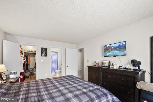 65 MULBERRY CT, Hamilton, NJ 08619