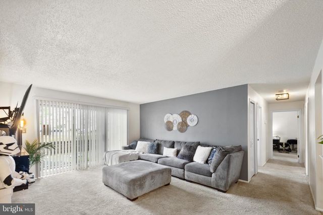 65 MULBERRY CT, Hamilton, NJ 08619