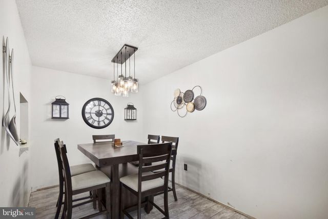 65 MULBERRY CT, Hamilton, NJ 08619