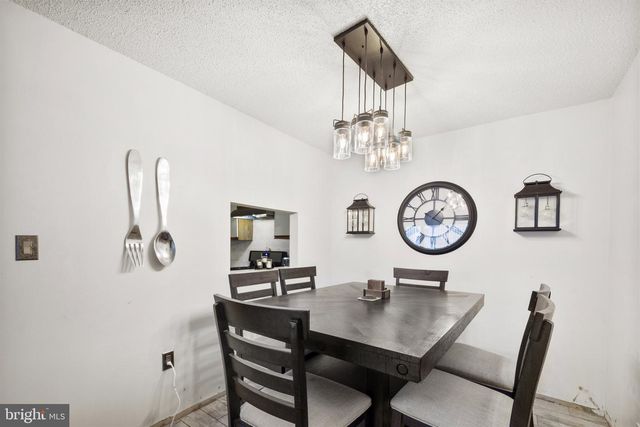 65 MULBERRY CT, Hamilton, NJ 08619