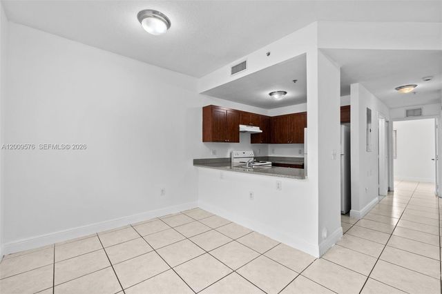 2461 W 78th St 201, Hialeah, FL 33016