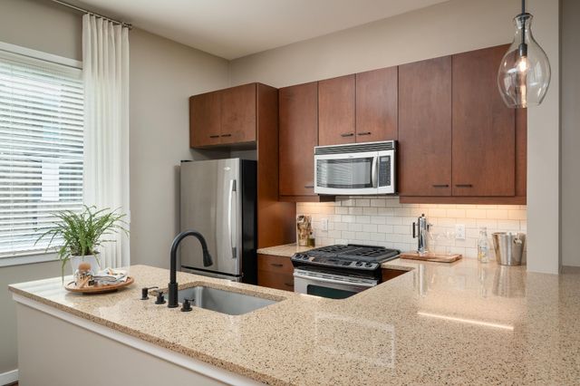 200 Manufacturers Rd Apt 339, Chattanooga, TN 37405