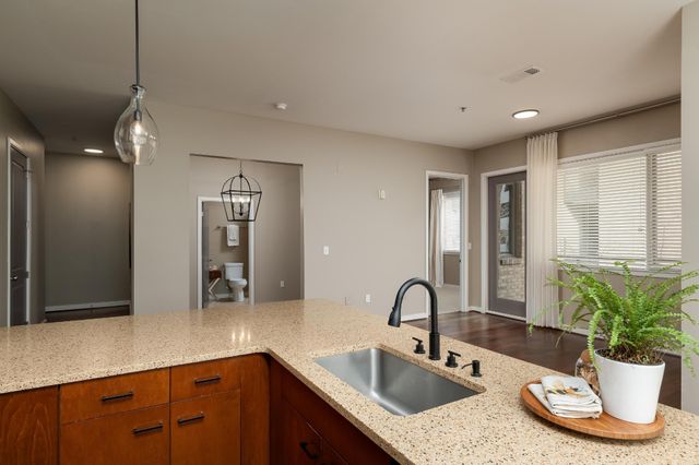 200 Manufacturers Rd Apt 339, Chattanooga, TN 37405