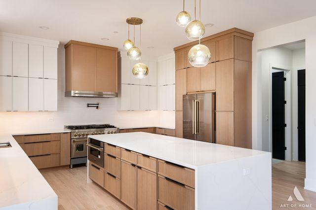 10226 S 81st Avenue, Palos Hills, IL 60465