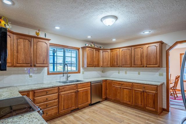 331 Grand C Heights, Mineral Wells, WV 26150