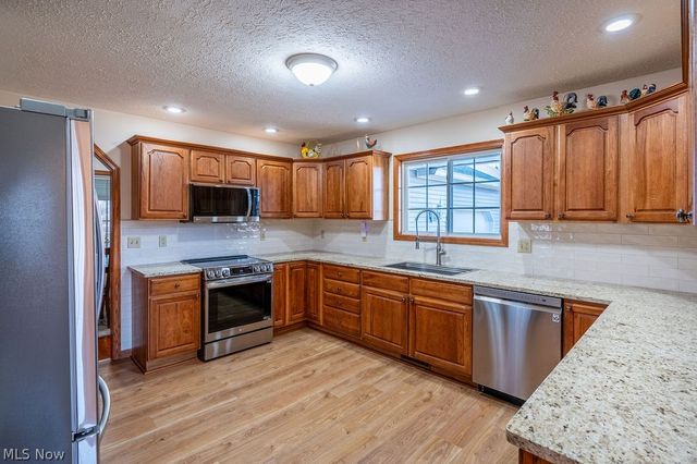 331 Grand C Heights, Mineral Wells, WV 26150