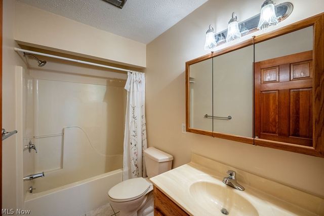 331 Grand C Heights, Mineral Wells, WV 26150