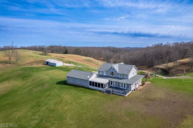 331 Grand C Heights, Mineral Wells, WV 26150