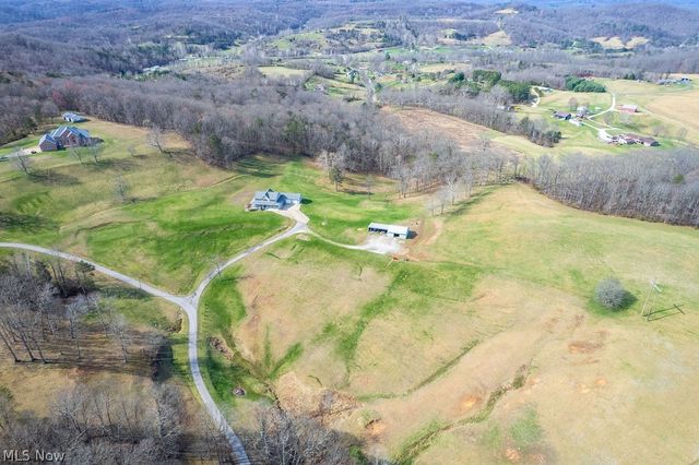 331 Grand C Heights, Mineral Wells, WV 26150