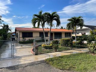 4900 SW 103RD Place 1, Miami, FL 33165