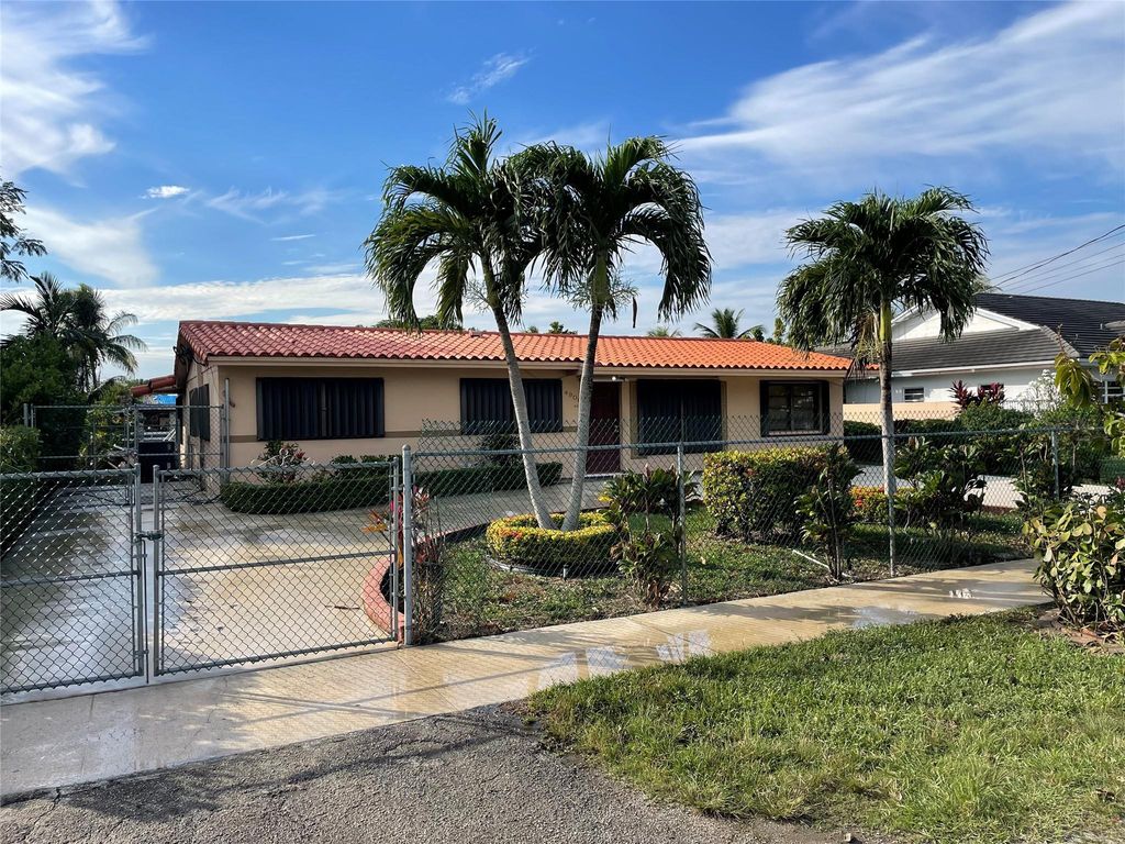 4900 SW 103RD Place 1, Miami, FL 33165