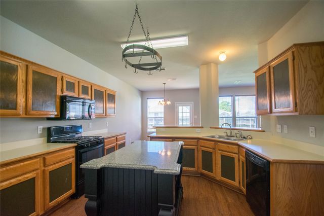 8512 Clearbrook Drive, Fort Worth, TX 76123