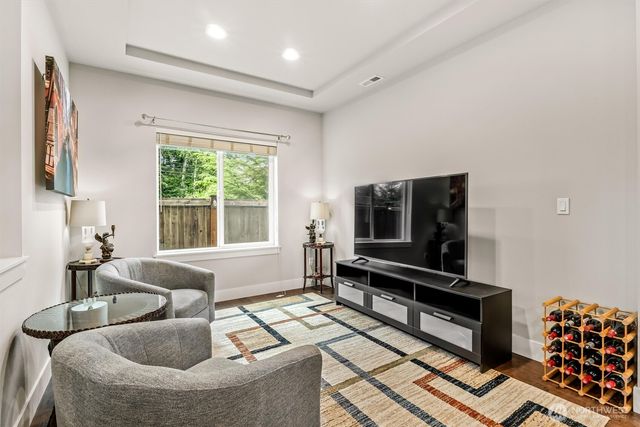 1233 198th Place SE, Bothell, WA 98012