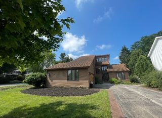 2 Spinnaker Court, Third Lake, IL 60030