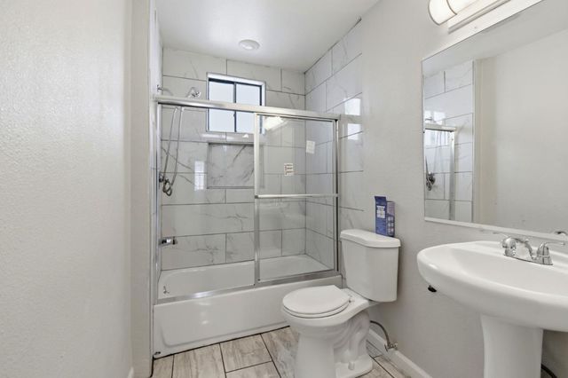 8715 E Street, Oakland, CA 94621