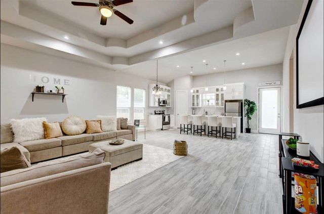 1418 Edgemont Avenue, Dallas, TX 75216