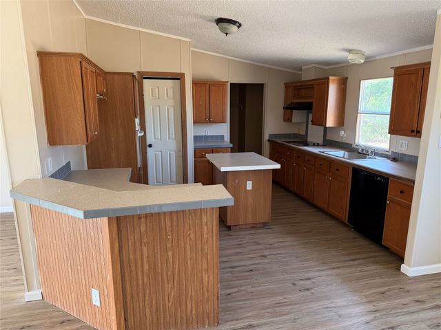 143 Summit Ridge Lane, Springtown, TX 76082