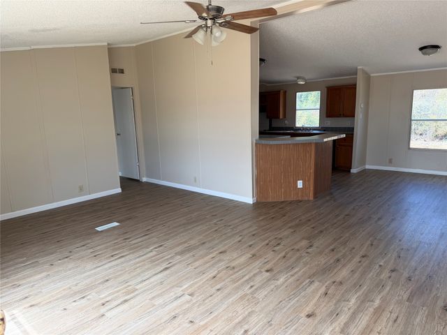 143 Summit Ridge Lane, Springtown, TX 76082