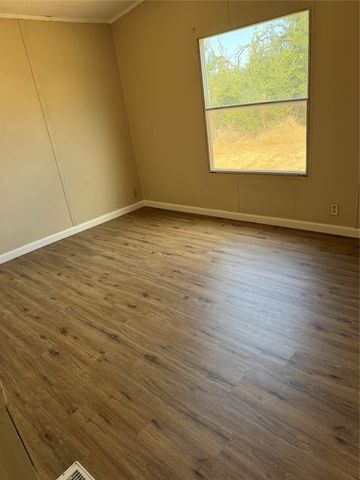 143 Summit Ridge Lane, Springtown, TX 76082