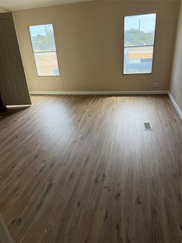 143 Summit Ridge Lane, Springtown, TX 76082