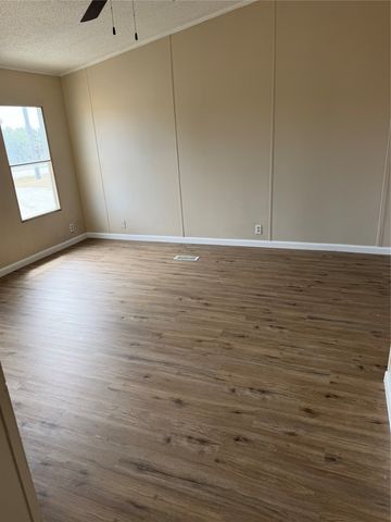 143 Summit Ridge Lane, Springtown, TX 76082