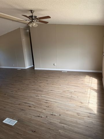 143 Summit Ridge Lane, Springtown, TX 76082