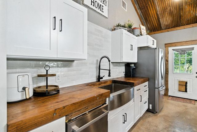11140 Light Road, Lipan, TX 76462