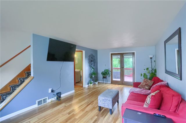 1132 Oblock Rd, Plum Boro, PA 15239