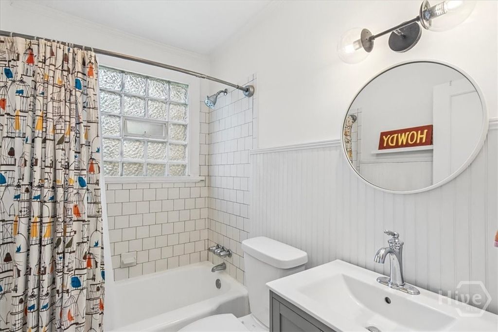 Image 17 of property listing at 414 E 66th Street, Savannah, GA 31405