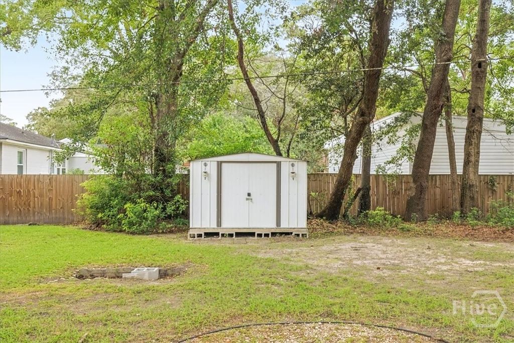 Image 26 of property listing at 414 E 66th Street, Savannah, GA 31405