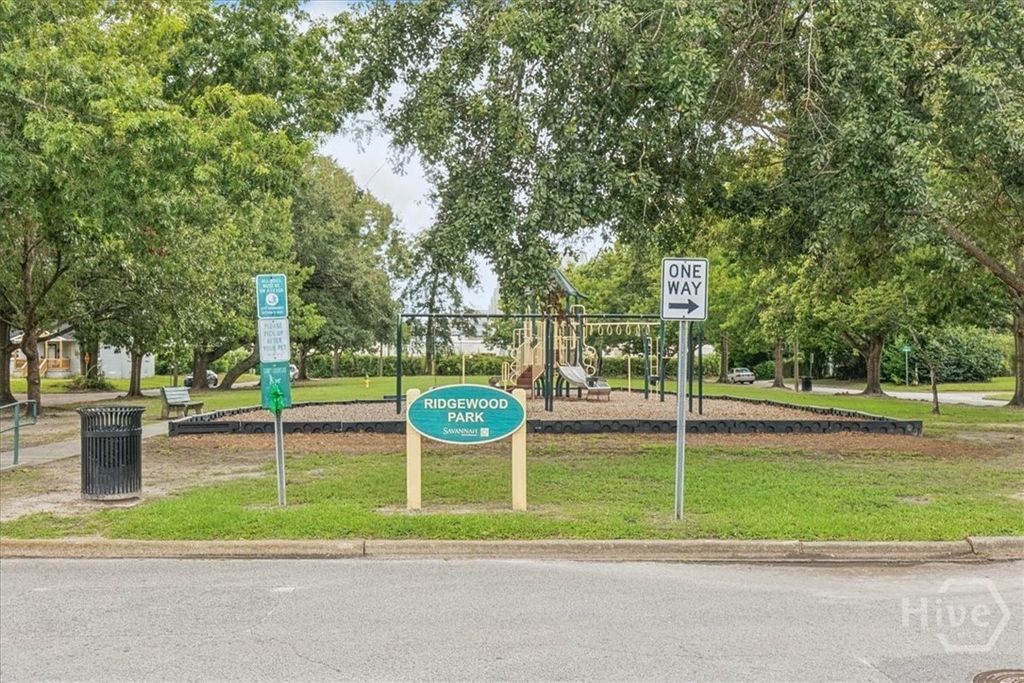 Image 30 of property listing at 414 E 66th Street, Savannah, GA 31405