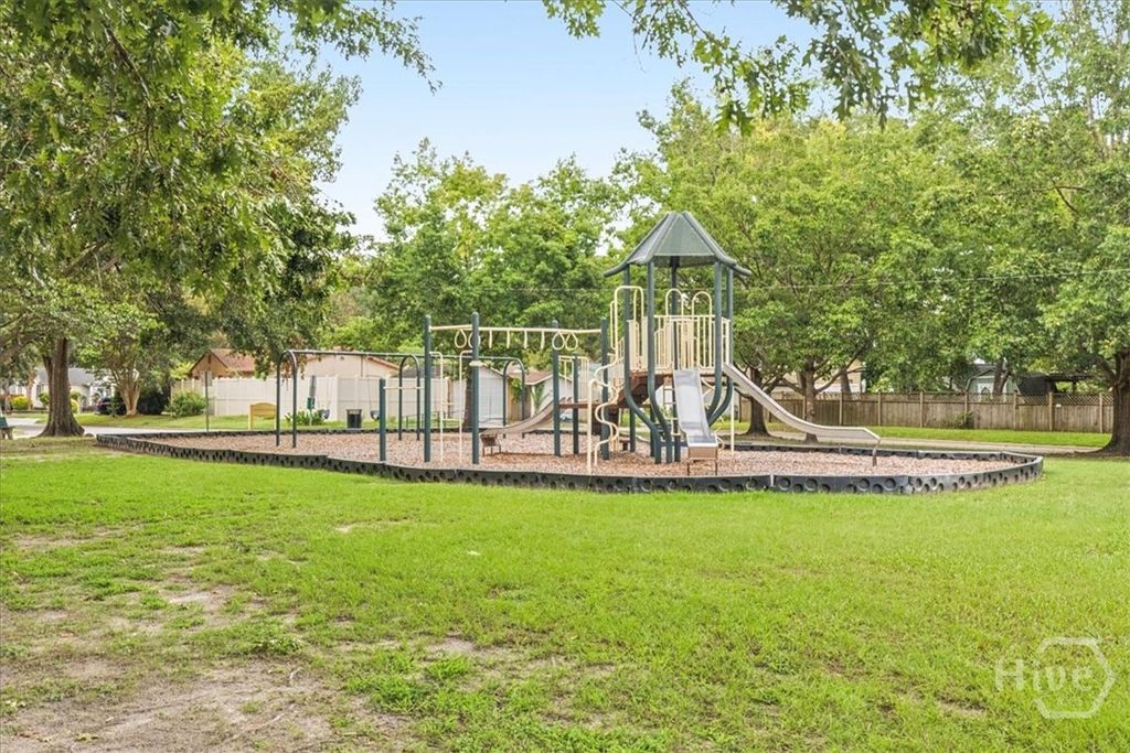 Image 32 of property listing at 414 E 66th Street, Savannah, GA 31405