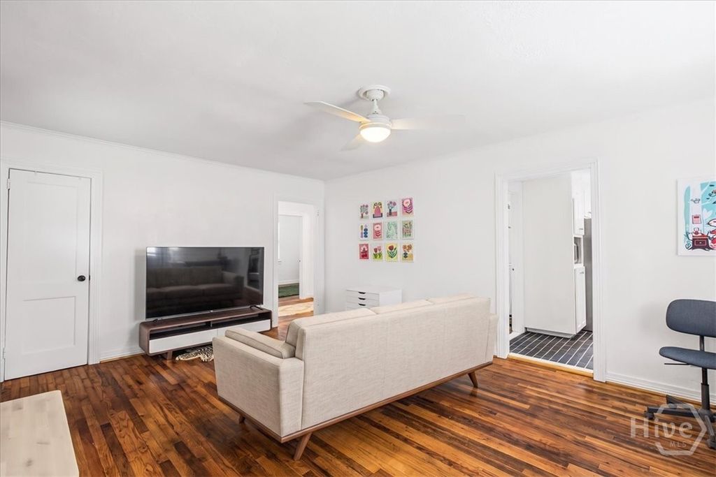 Image 6 of property listing at 414 E 66th Street, Savannah, GA 31405
