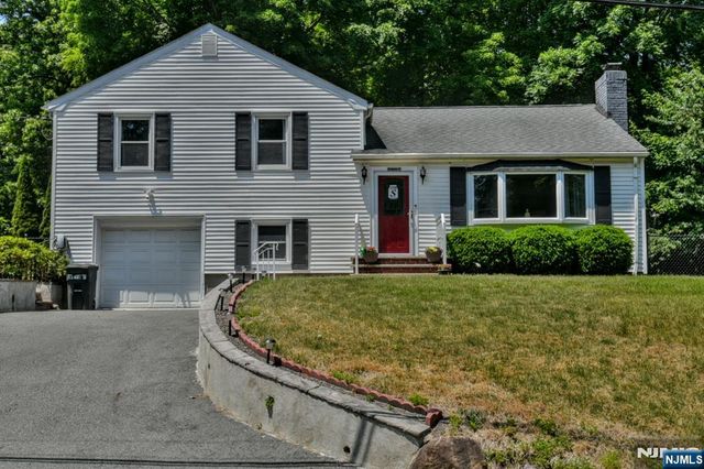 179 Kakeout Road, Kinnelon Borough, NJ 07405