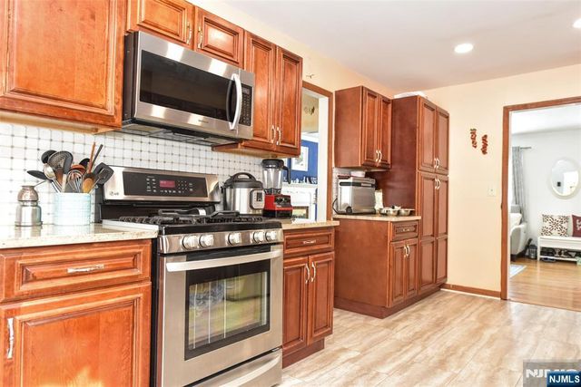 179 Kakeout Road, Kinnelon Borough, NJ 07405