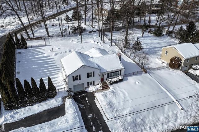 179 Kakeout Road, Kinnelon Borough, NJ 07405