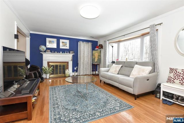 179 Kakeout Road, Kinnelon Borough, NJ 07405