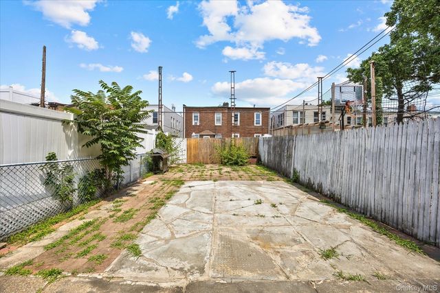 79-27 67th Drive, Middle Village, NY 11379