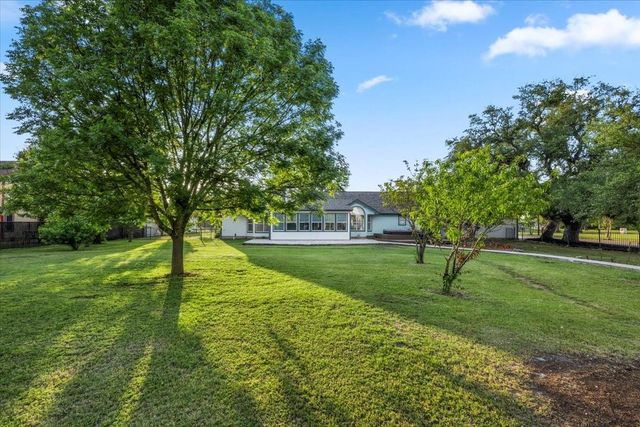 104 Kyle LN, Georgetown, TX 78633