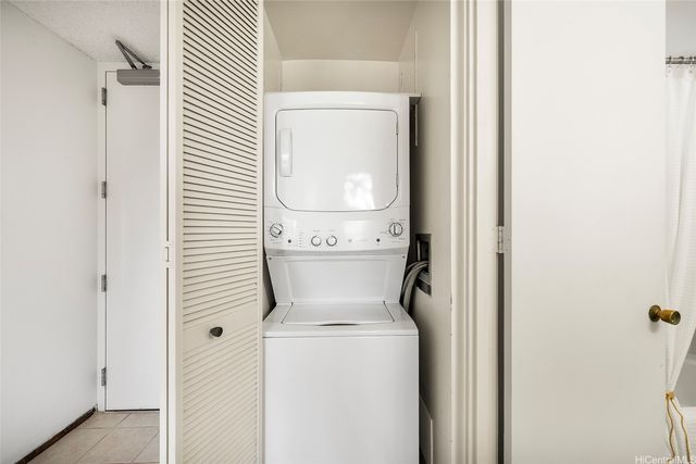 1561 Pensacola Street 405, Honolulu, HI 96822