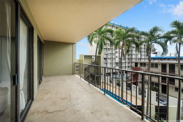1561 Pensacola Street 405, Honolulu, HI 96822