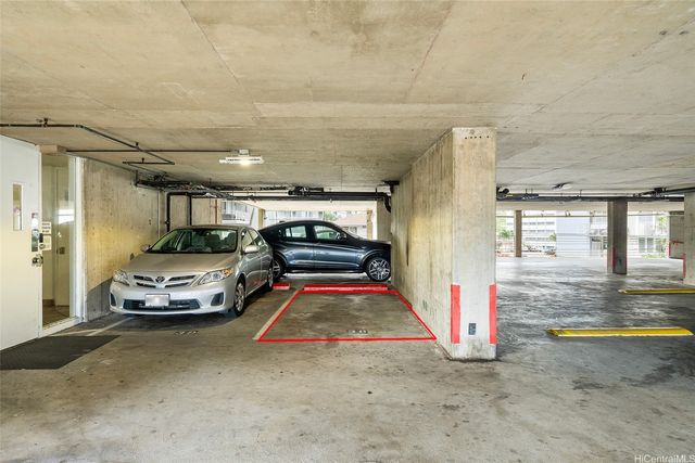1561 Pensacola Street 405, Honolulu, HI 96822