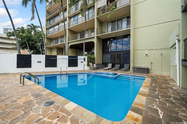 1561 Pensacola Street 405, Honolulu, HI 96822